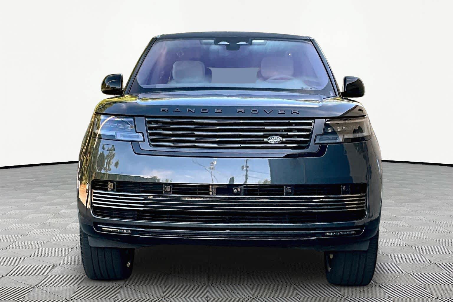 Used 2023 Land Rover Range Rover SV AWD/4WD image 4