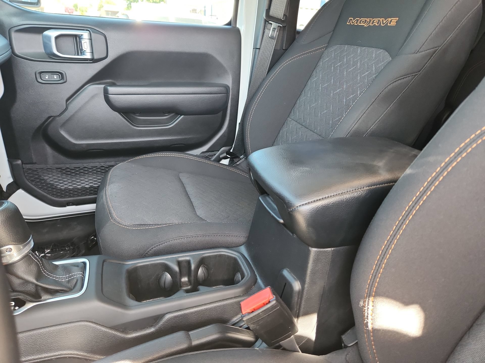 Used 2024 Jeep Gladiator Mojave AWD/4WD image 21