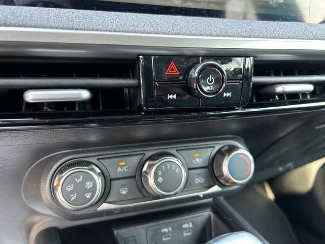 Certified 2025 Nissan Kicks SV FWD image 16