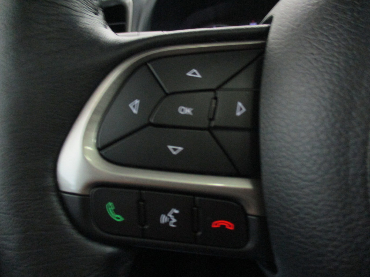 Used 2021 Jeep Renegade Limited w/ Sun & Sound Group image 23