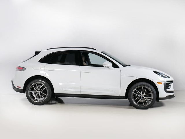 Certified 2026 Porsche Macan AWD/4WD image 8