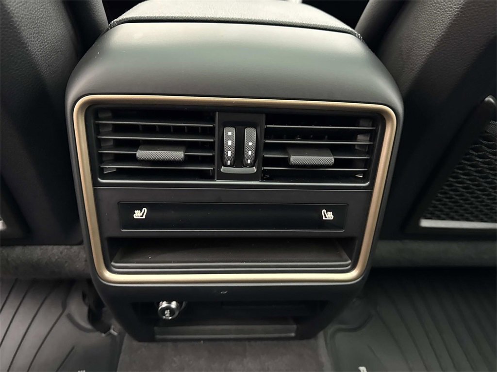 Used 2024 Porsche Cayenne image 15