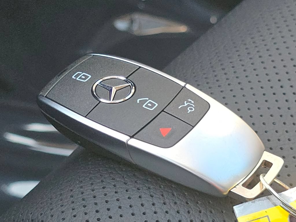 New 2026 Mercedes-Benz GLS 450 4MATIC image 41
