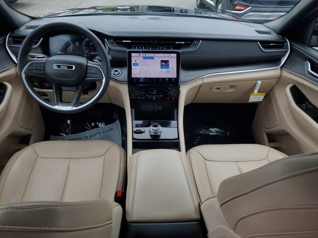 Certified 2024 Jeep Grand Cherokee L Limited AWD/4WD image 20