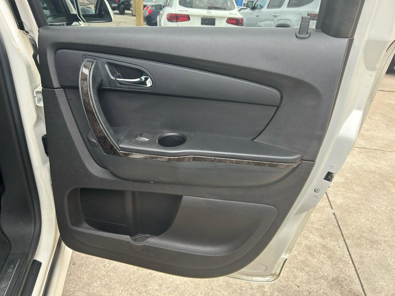 Used 2011 GMC Acadia Denali image 16