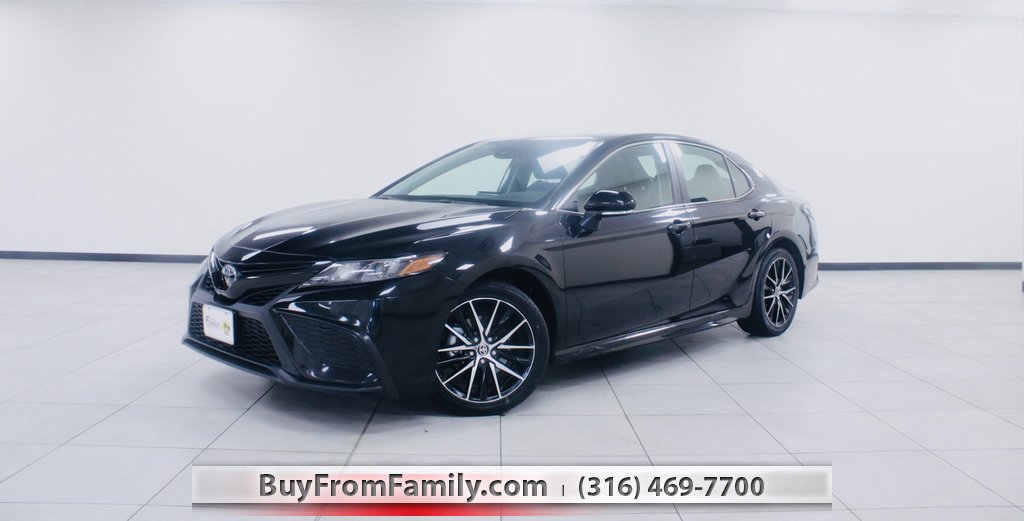 Used 2024 Toyota Camry SE