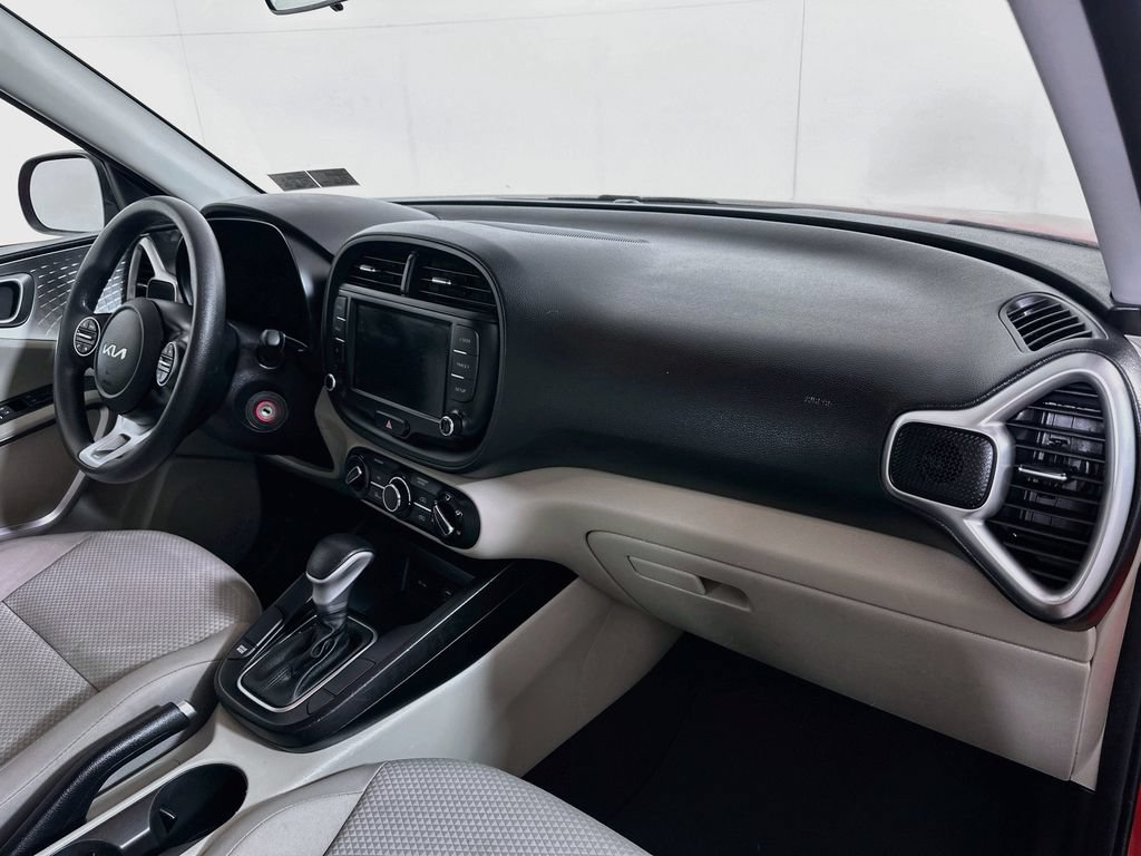 Certified 2023 Kia Soul LX FWD image 29