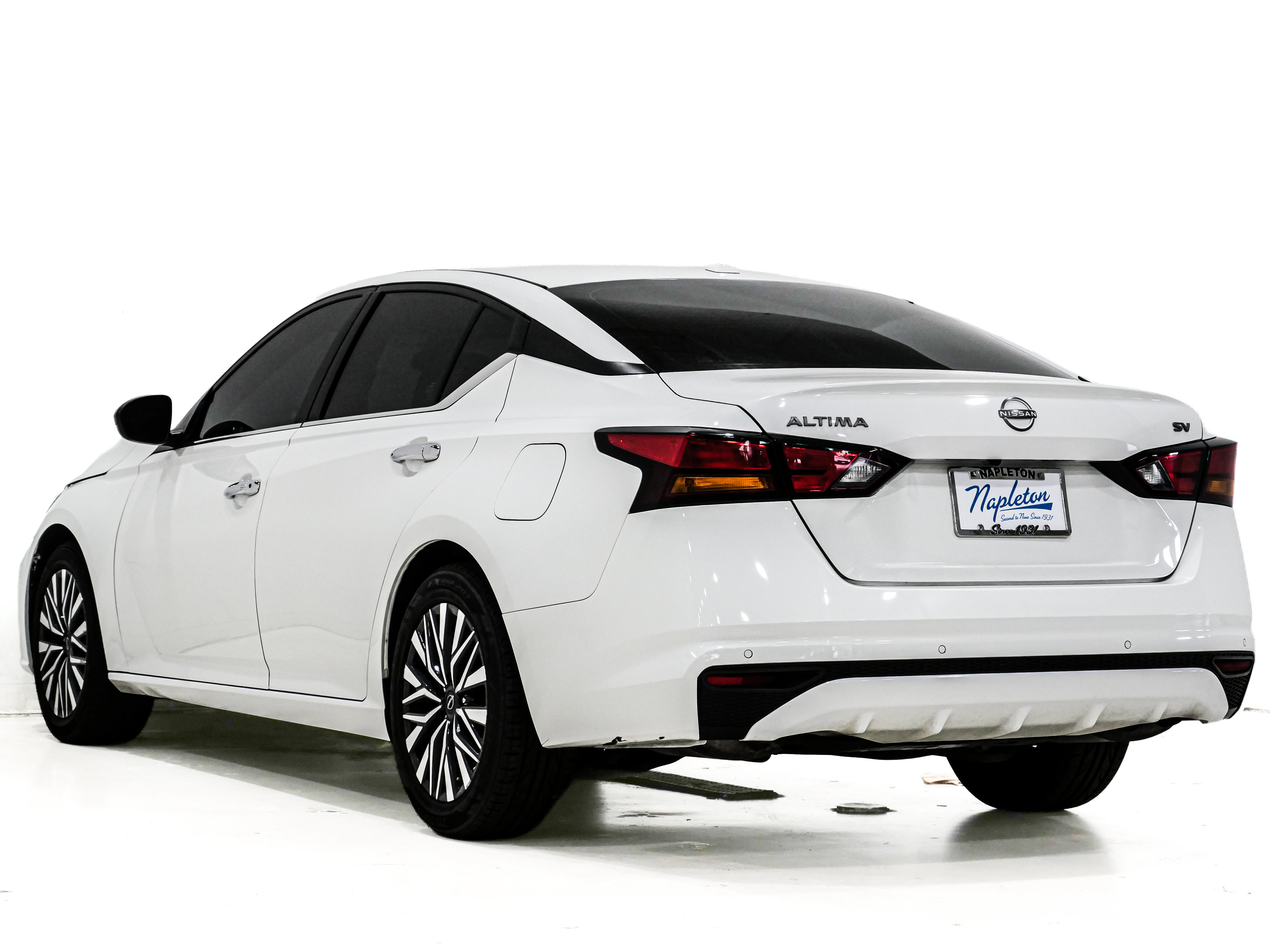 Used 2024 Nissan Altima 2.5 SV FWD image 8