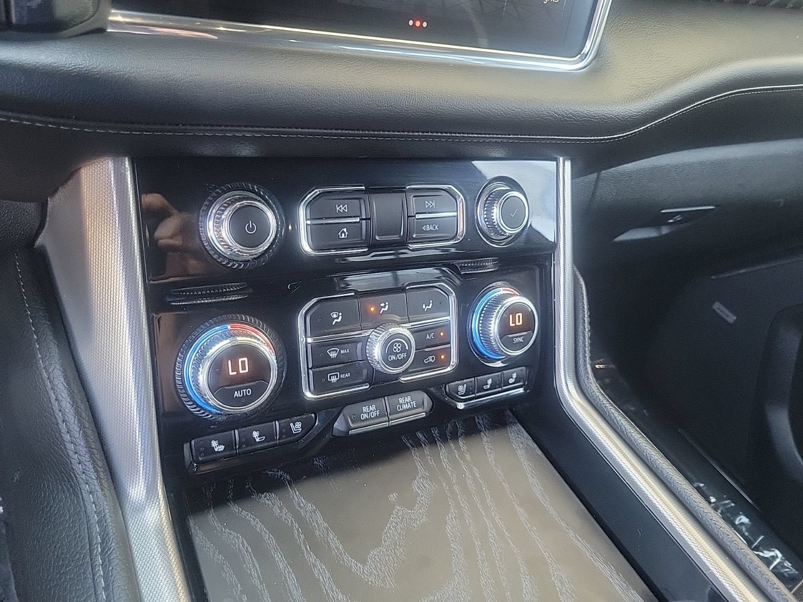 Used 2023 GMC Yukon Denali AWD/4WD image 24