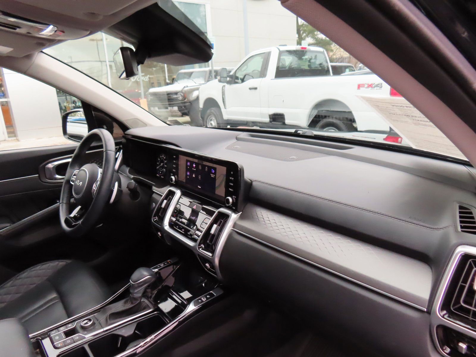 Used 2023 Kia Sorento SX image 15