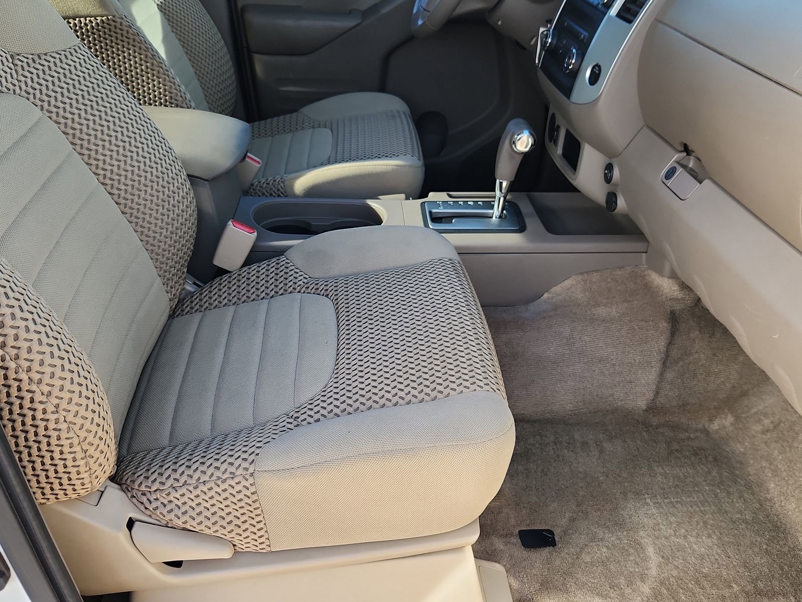 Used 2017 Nissan Frontier SV image 15