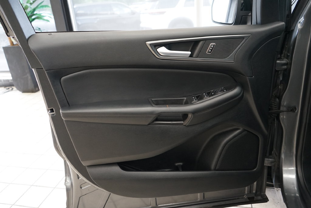 Used 2023 Ford Edge SE w/ Black Appearance Package AWD/4WD image 22