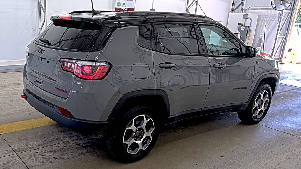 Used 2022 Jeep Compass Trailhawk AWD/4WD image 3
