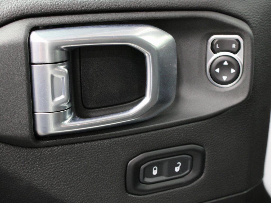 Used 2023 Jeep Wrangler Unlimited Sahara AWD/4WD image 57