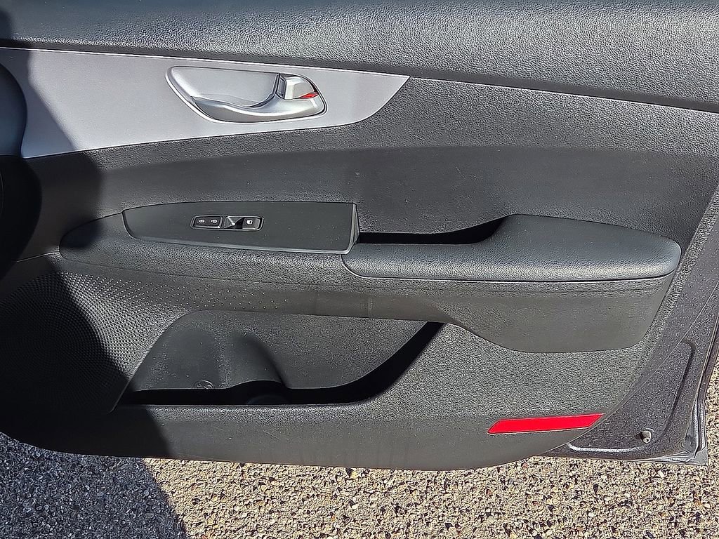 Used 2024 Kia Forte LXS image 14