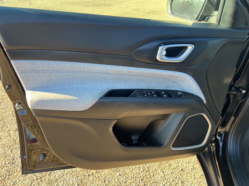 Used 2024 Jeep Compass Sport image 22