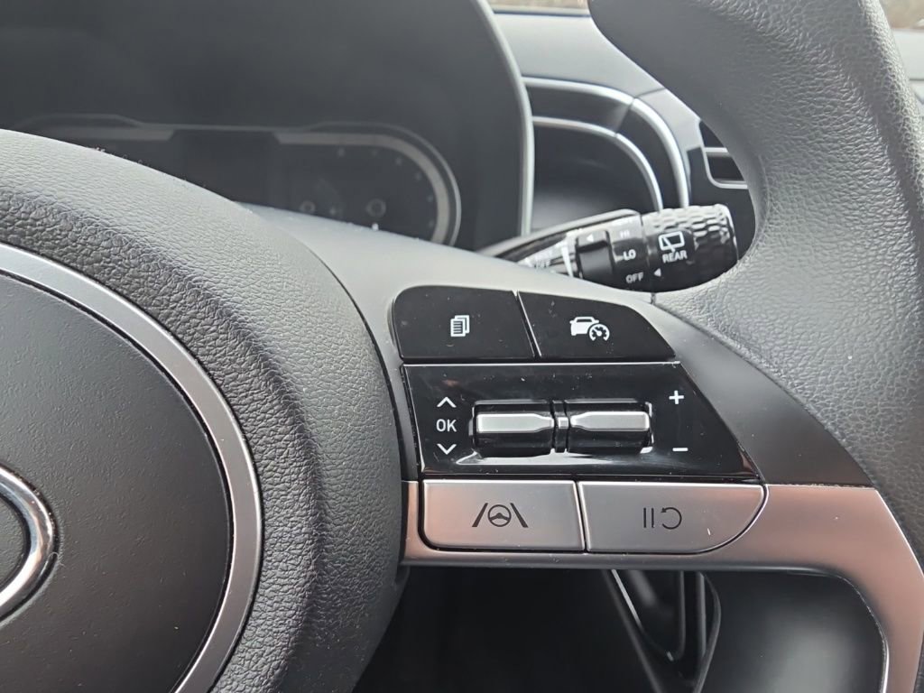 Used 2022 Hyundai Tucson SE image 16