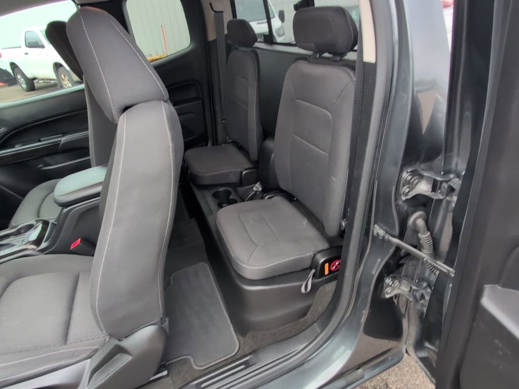 Used 2016 GMC Canyon SLE w/ SLE Convenience Package image 13