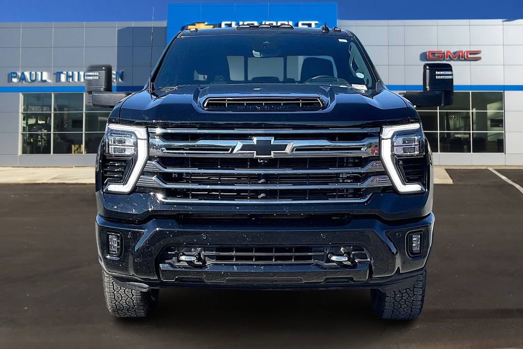 Used 2024 Chevrolet Silverado 2500 High Country w/ High Country Premium Package AWD/4WD image 2