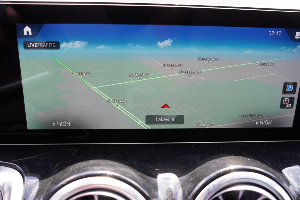 Used 2022 Mercedes-Benz GLB 250 4MATIC image 26