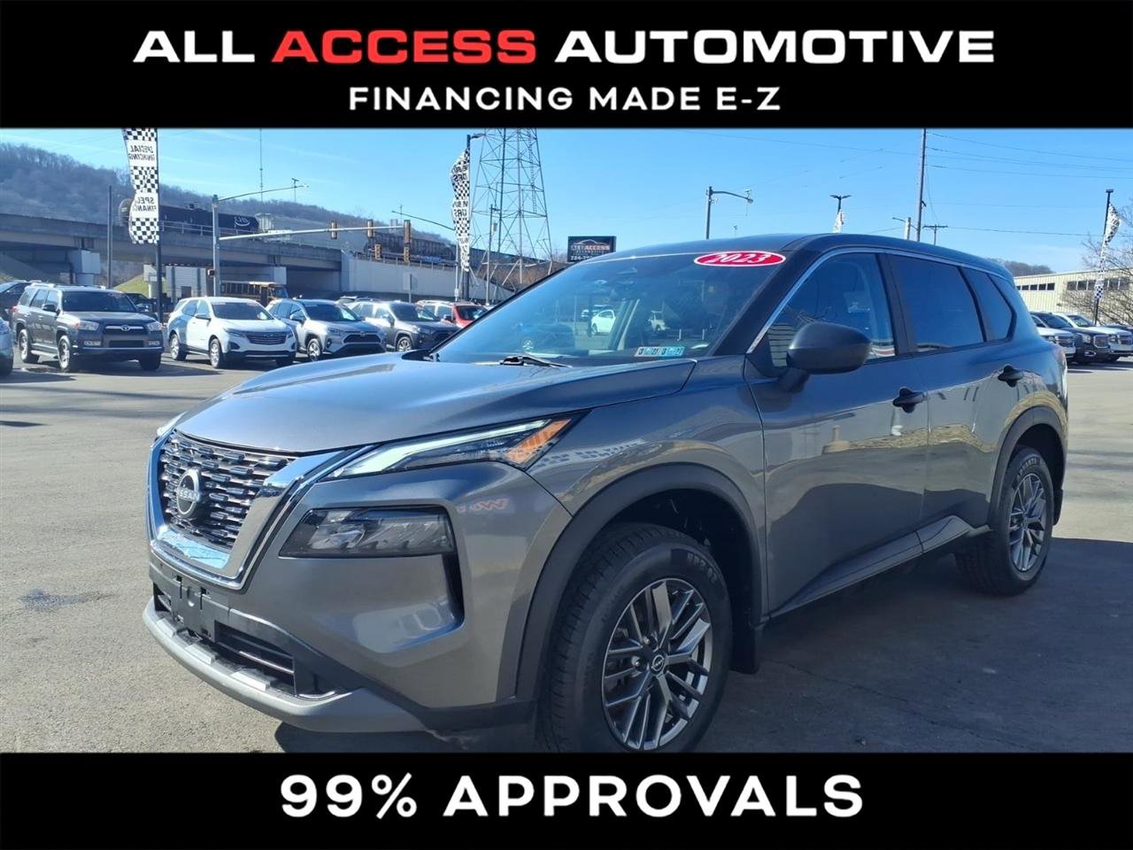 Used 2023 Nissan Rogue S image 4