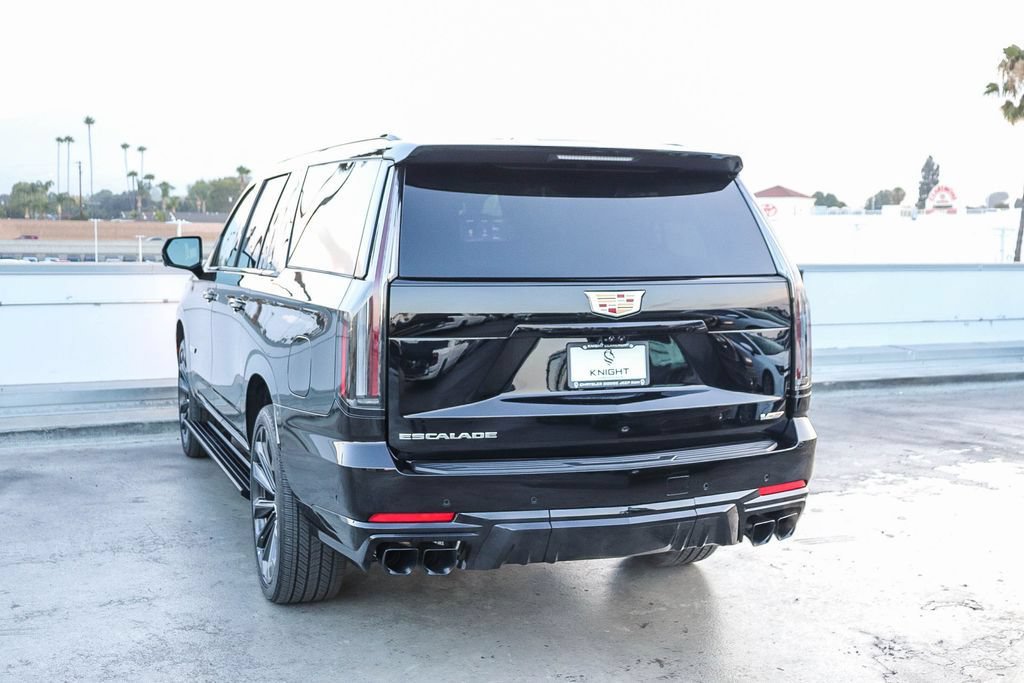 Used 2026 Cadillac Escalade ESV V AWD/4WD image 7