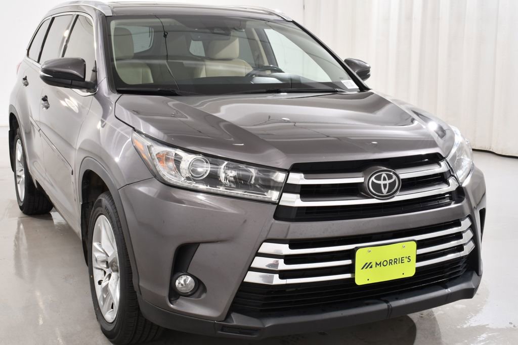 Used 2017 Toyota Highlander Limited FWD image 4
