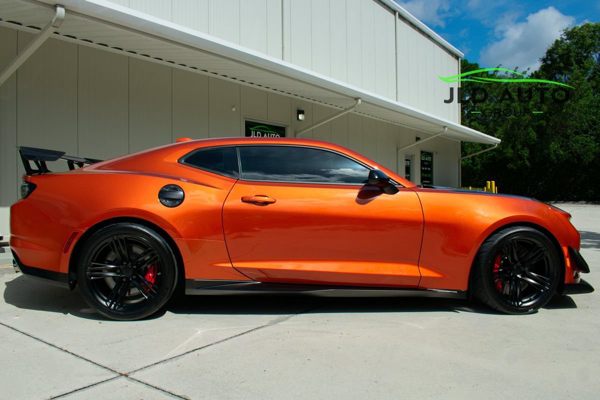 Used 2022 Chevrolet Camaro ZL1 RWD image 6