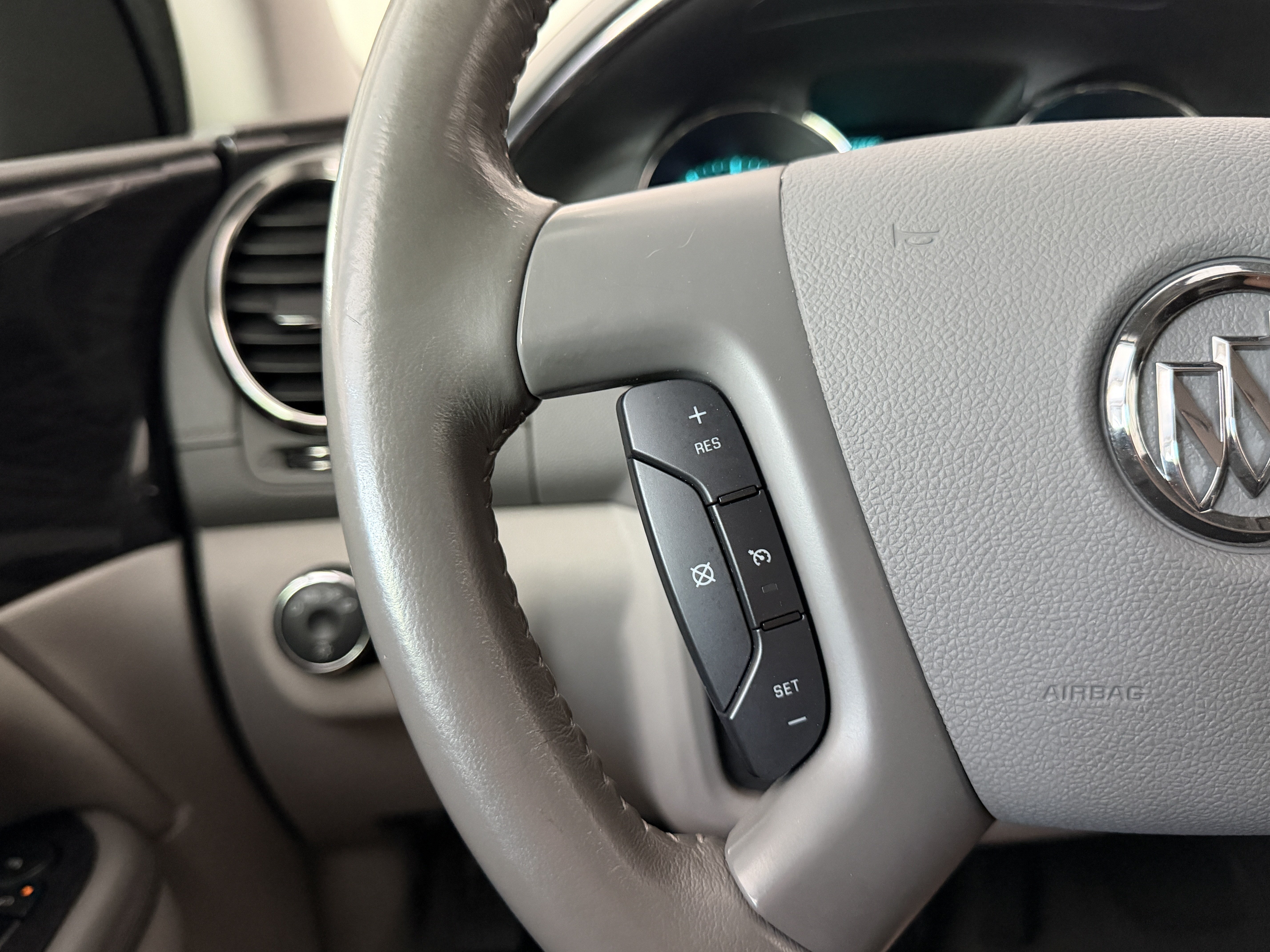 Used 2017 Buick Enclave Convenience FWD image 17