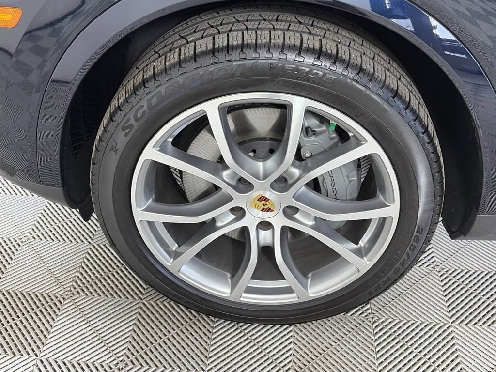 Used 2021 Porsche Cayenne S image 8