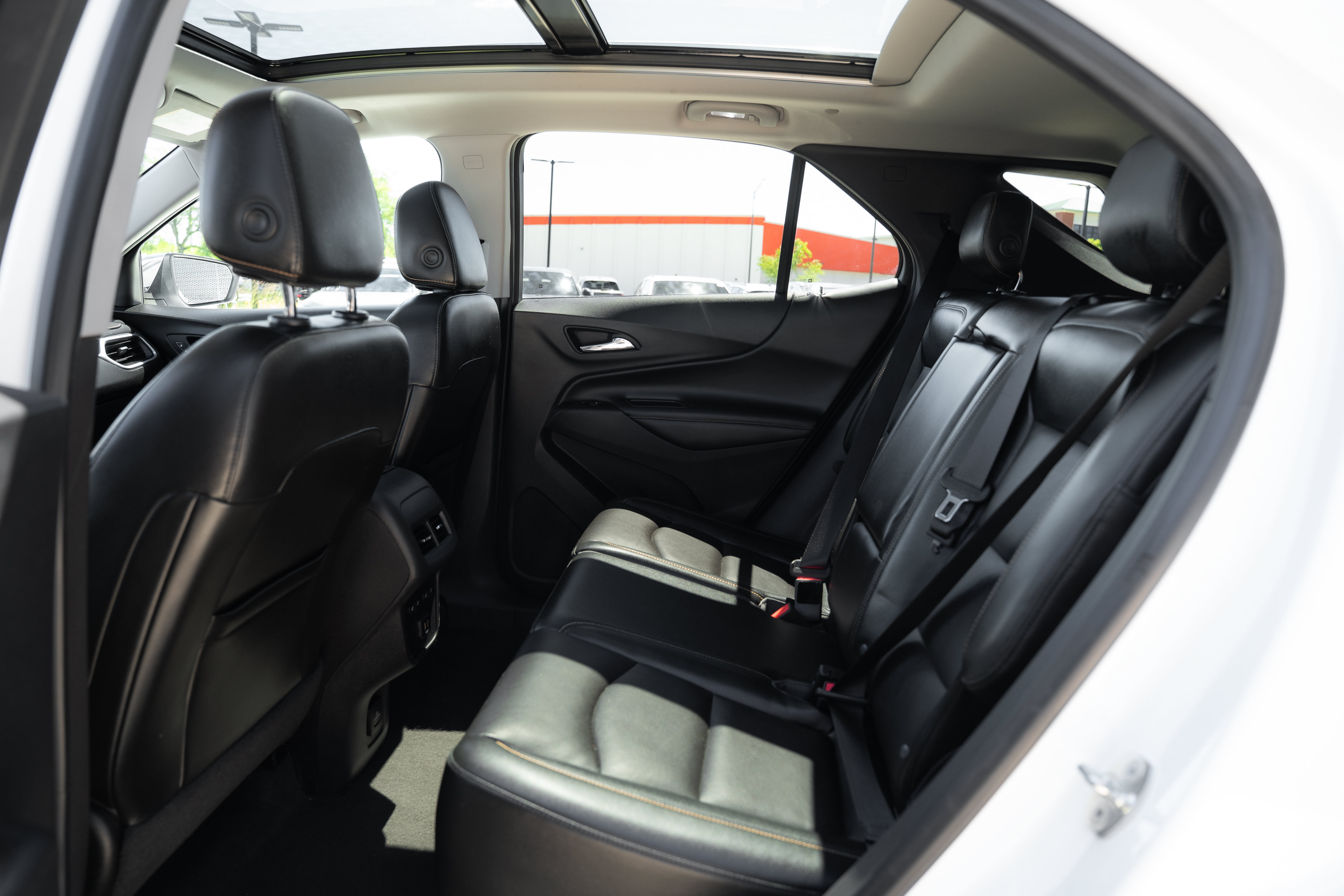 Used 2020 Chevrolet Equinox Premier FWD image 22