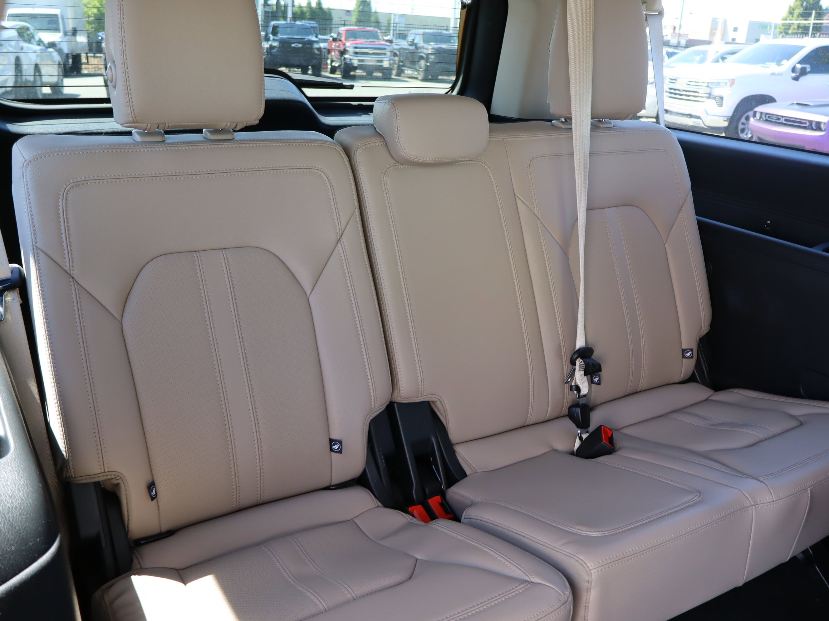 Used 2024 Ford Expedition Max Limited AWD/4WD image 40