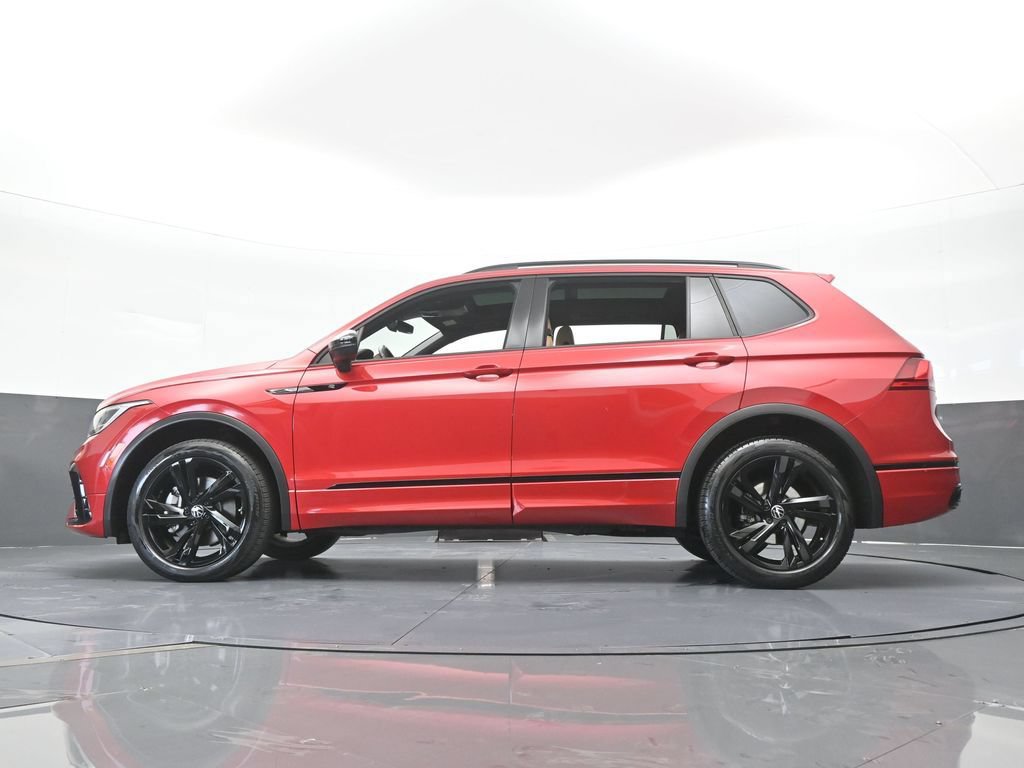 Used 2024 Volkswagen Tiguan SE R-Line FWD image 62