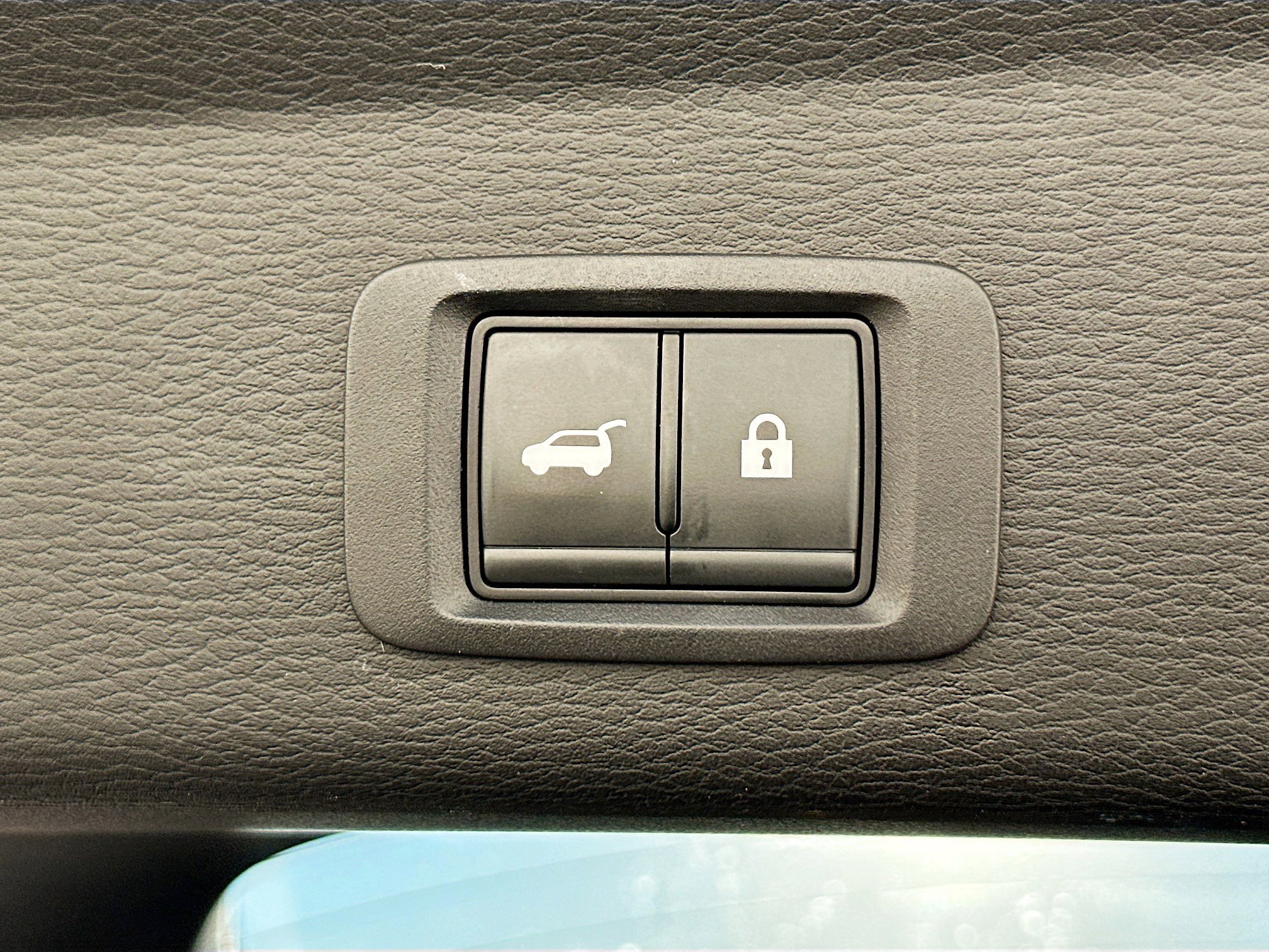 Used 2024 Mitsubishi Outlander SE Black Edition image 29