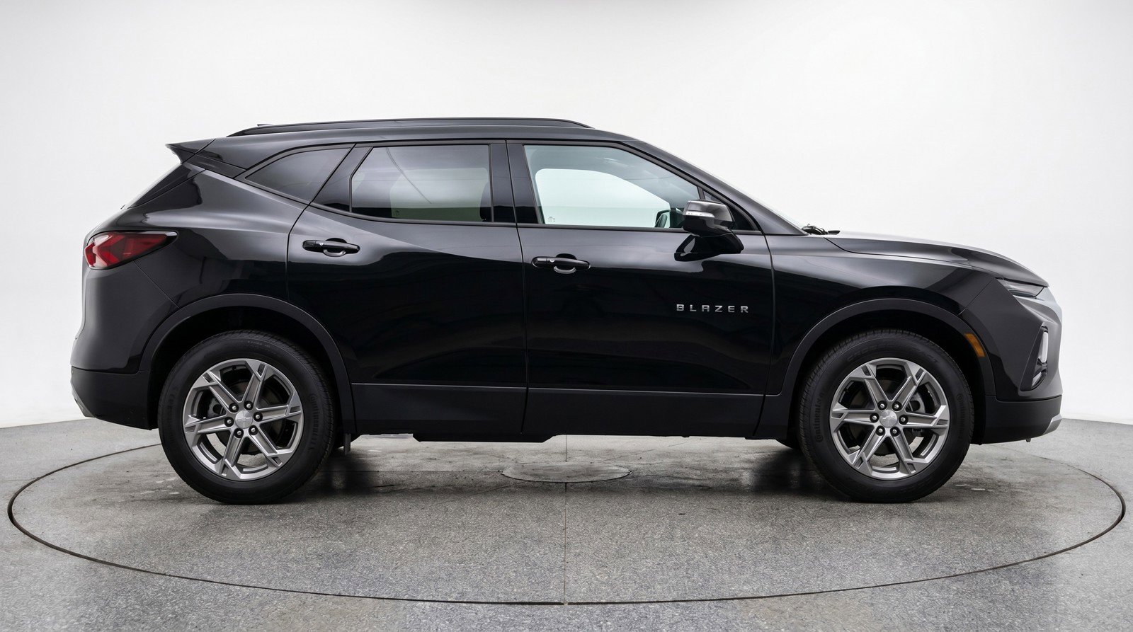 Used 2025 Chevrolet Blazer LT FWD image 11