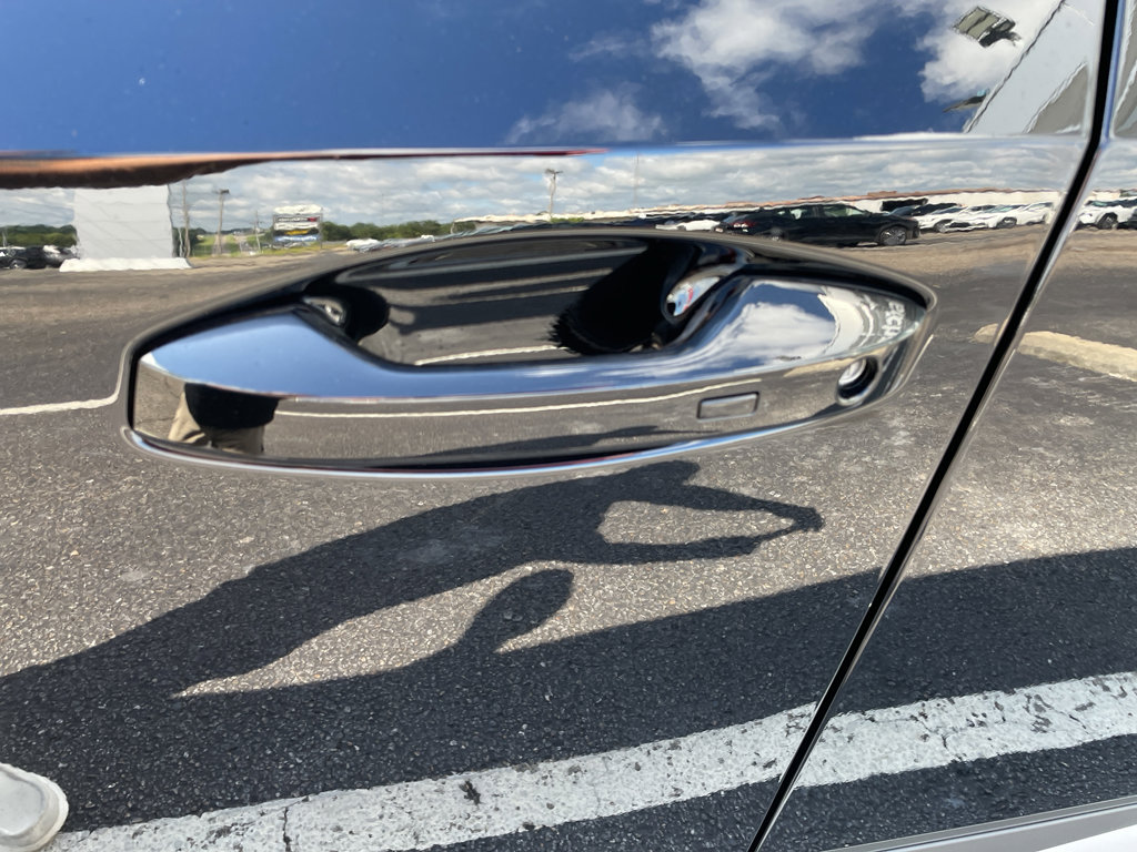 New 2025 Nissan Kicks SV w/ SV Premium Package image 7