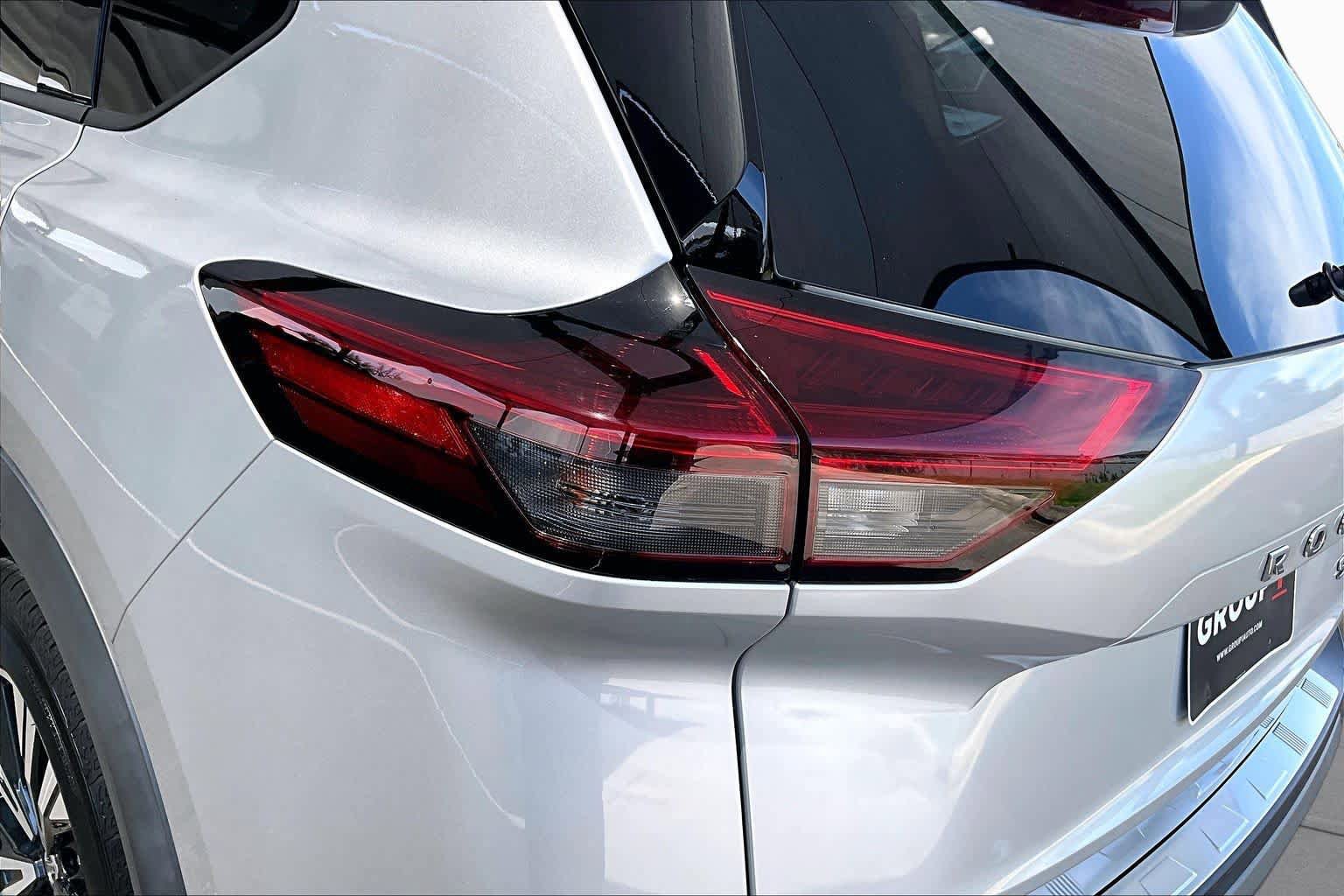 Used 2021 Nissan Rogue SV w/ Premium Package FWD image 29