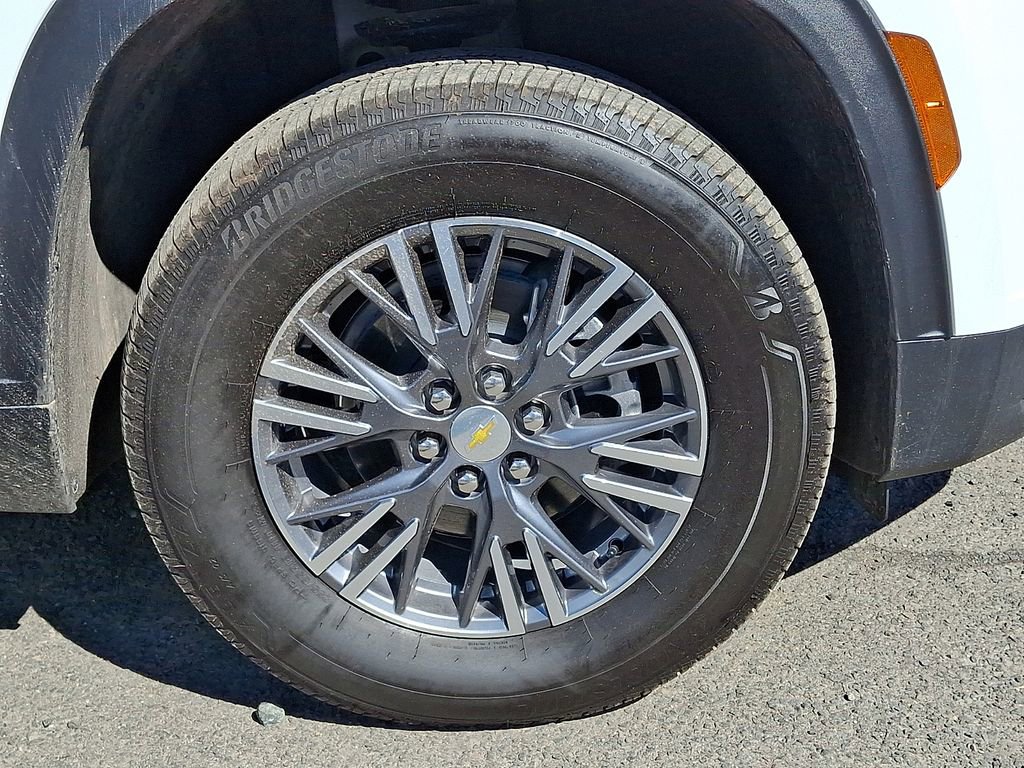 Used 2026 Chevrolet Traverse LT w/ Driver Confidence Package image 32