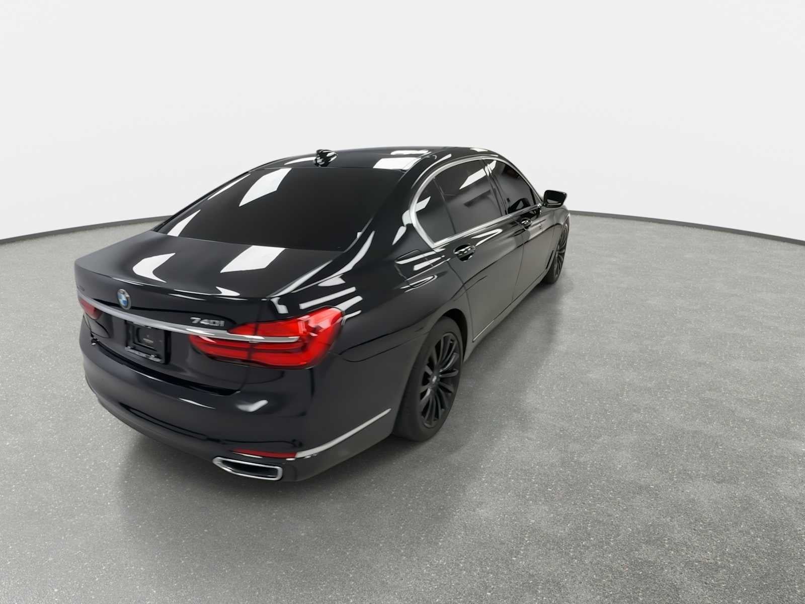 Used 2018 BMW 740i xDrive AWD/4WD image 8