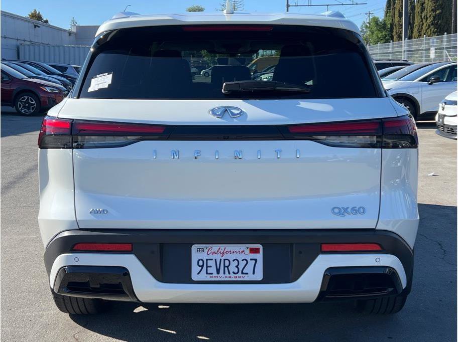 Used 2023 INFINITI QX60 Luxe image 4