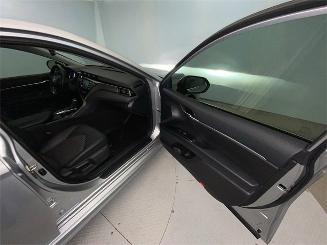 Used 2020 Toyota Camry SE image 24