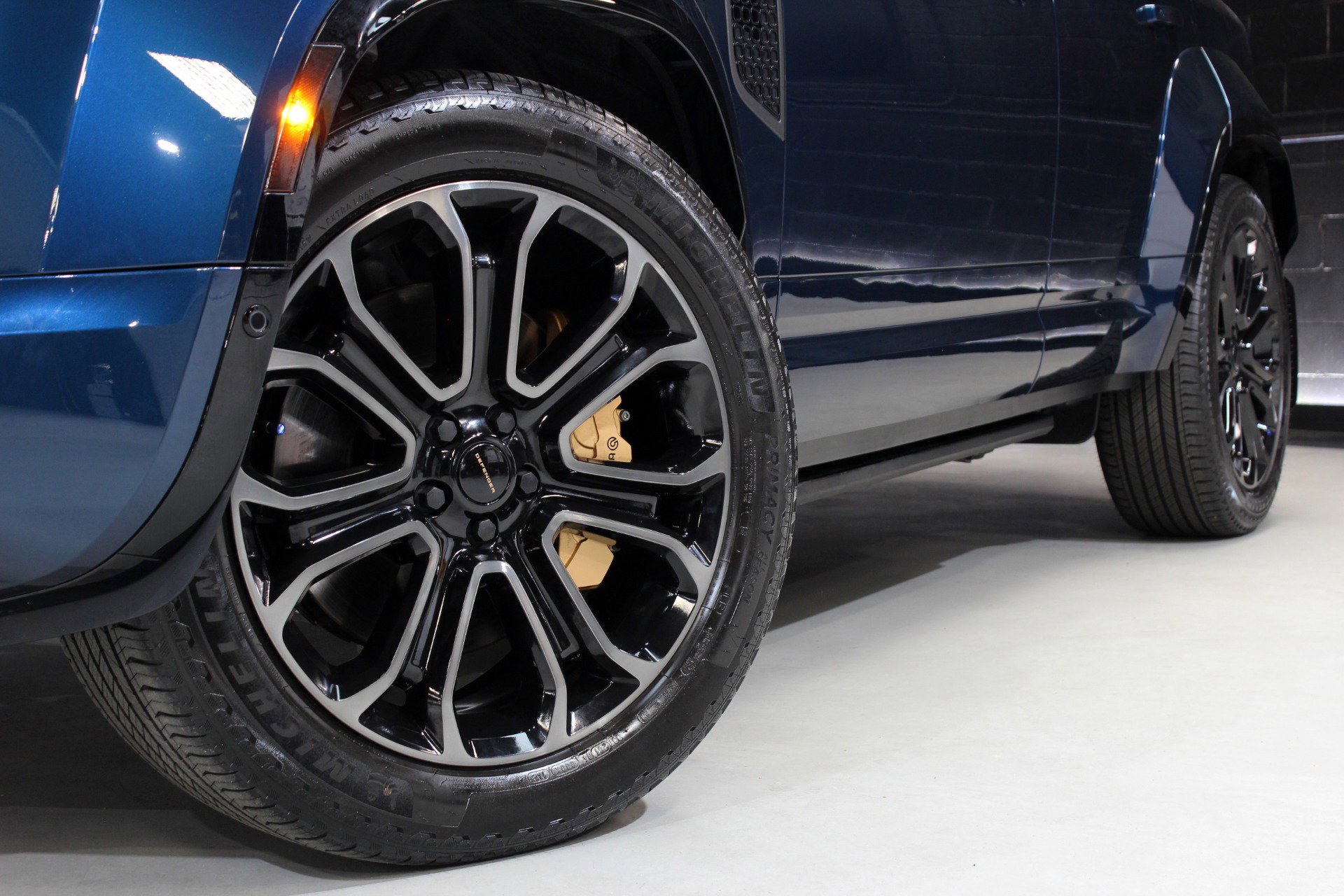 Used 2026 Land Rover Defender 110 image 19