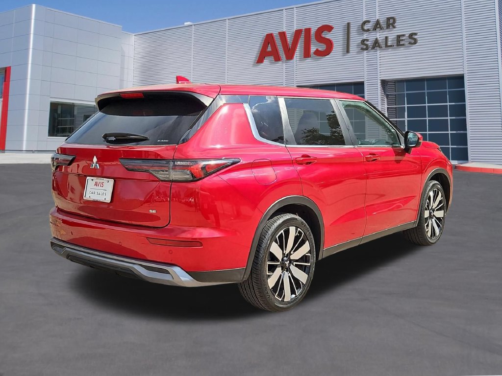 Used 2025 Mitsubishi Outlander SE AWD/4WD image 5