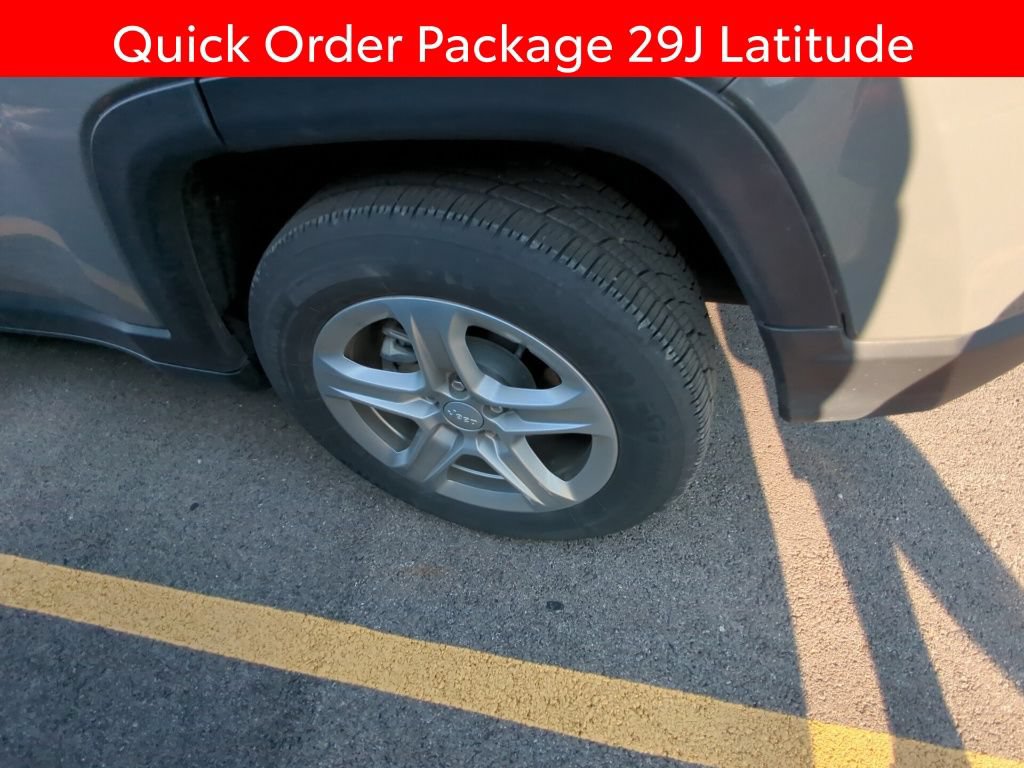 Used 2024 Jeep Compass Latitude AWD/4WD image 5