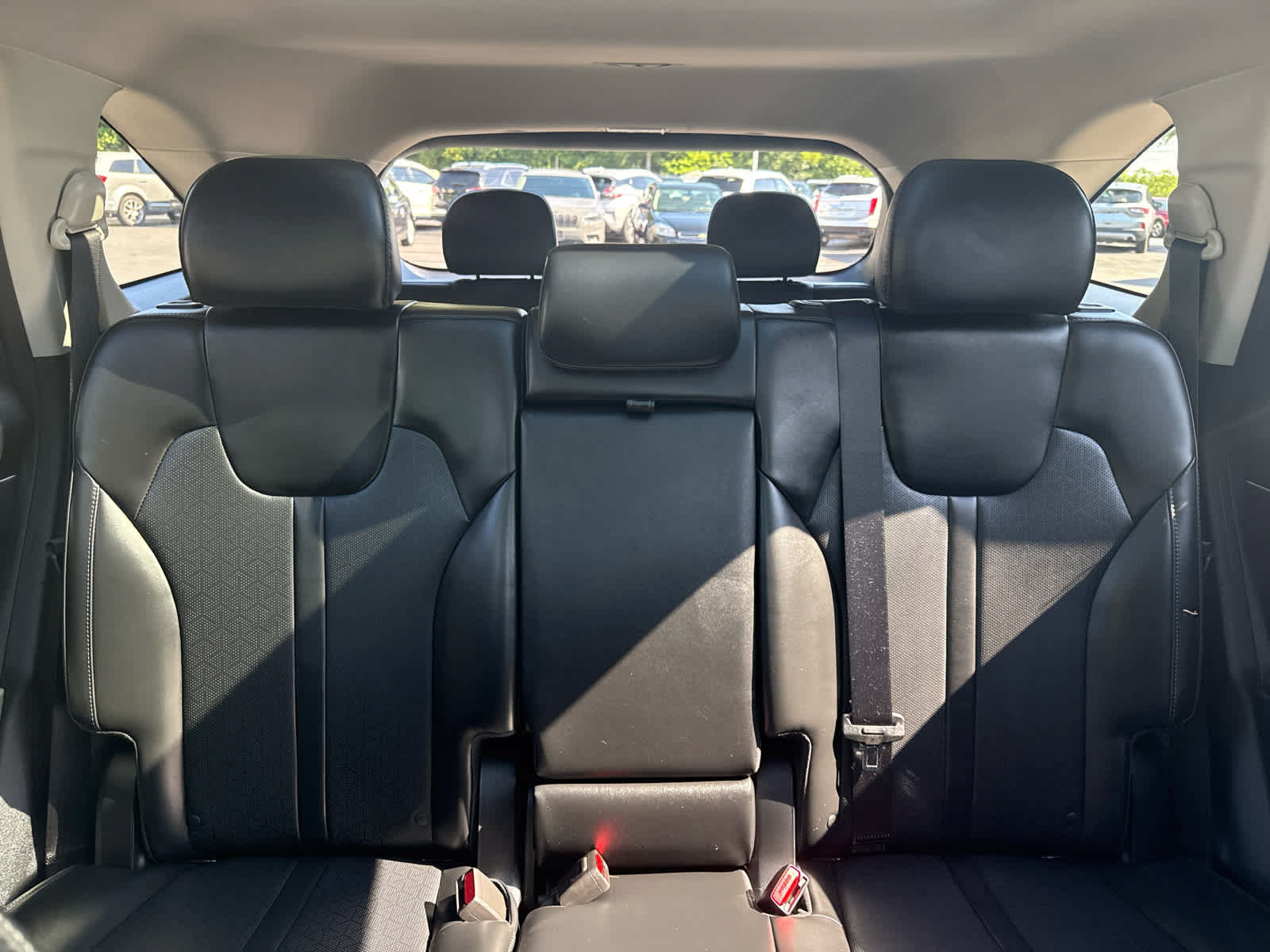 Used 2023 Kia Sorento S w/ Panoramic Sunroof Package AWD/4WD image 15