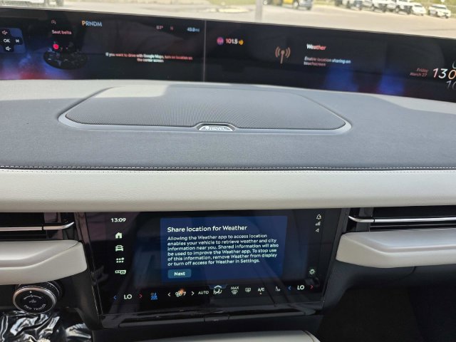 New 2026 Lincoln Navigator L Premier AWD/4WD image 10