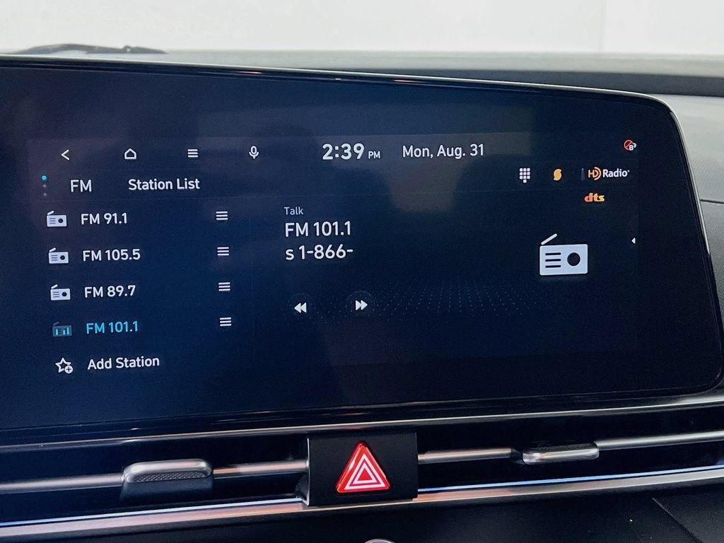 Used 2024 Hyundai Elantra Limited FWD image 13