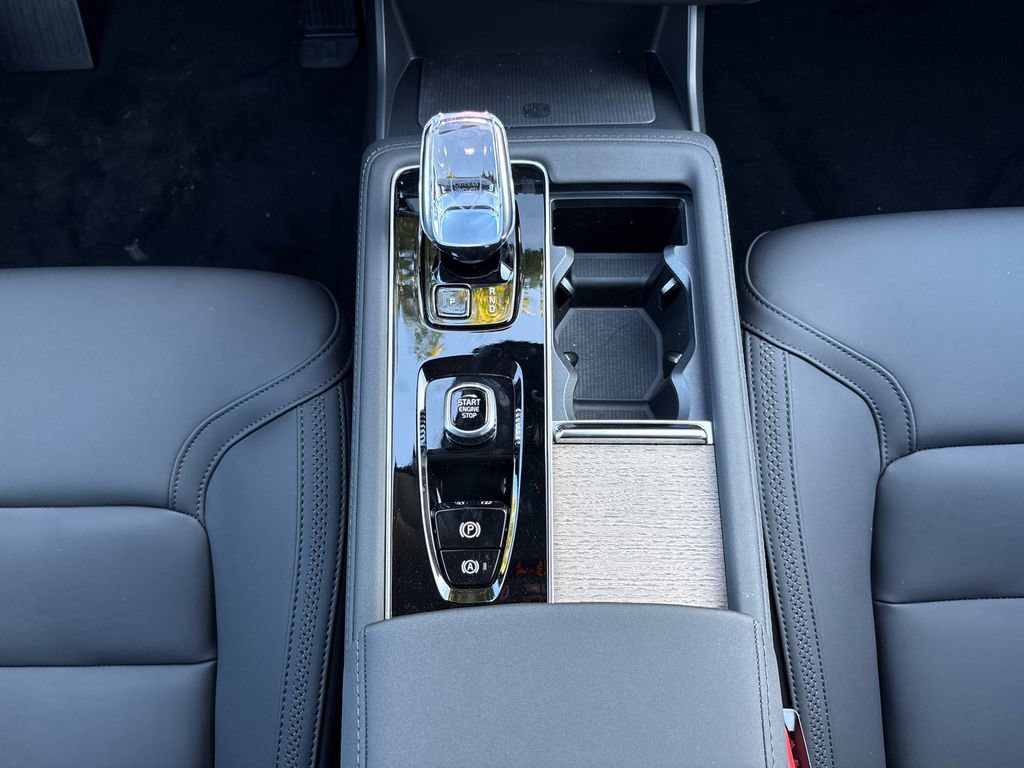 New 2026 Volvo XC90 B6 Core w/ Protection Package Premier image 13
