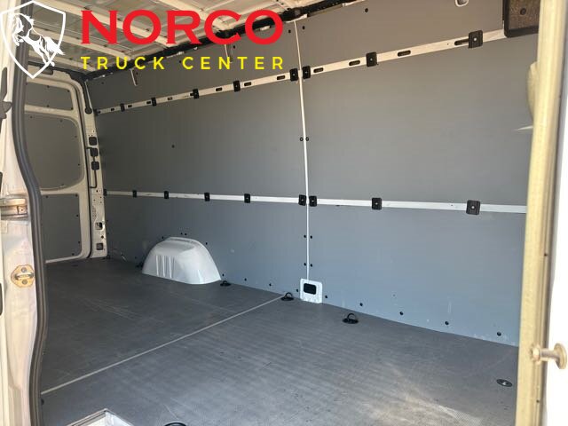 Used 2020 Freightliner Sprinter 2500 RWD image 12