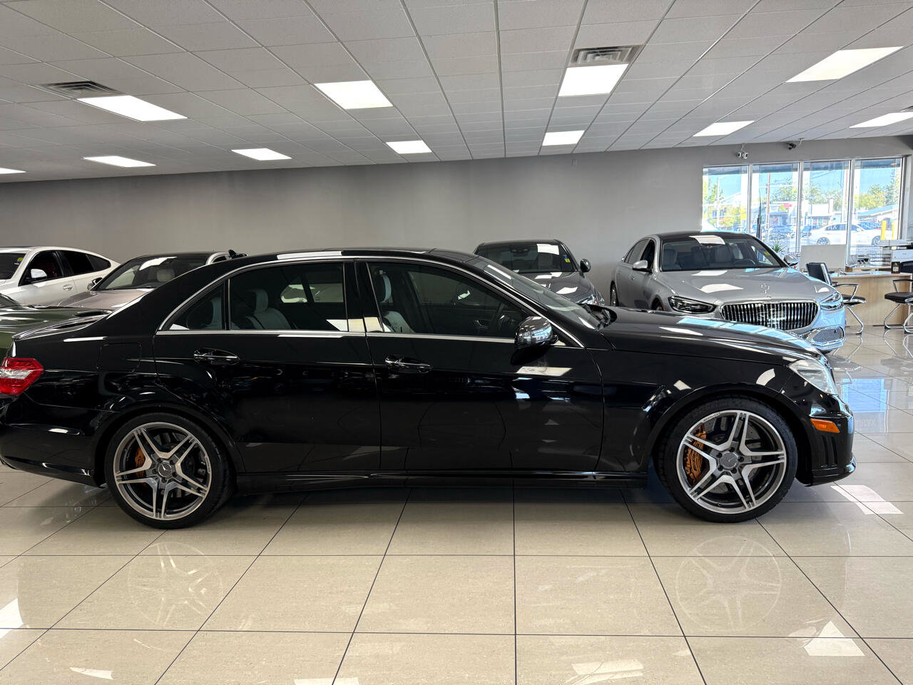 Used 2013 Mercedes-Benz E 63 AMG Sedan w/ AMG Performance Pkg image 3